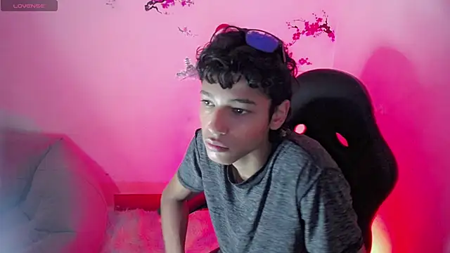 Im david02 online show from October 22, 1:44 pm