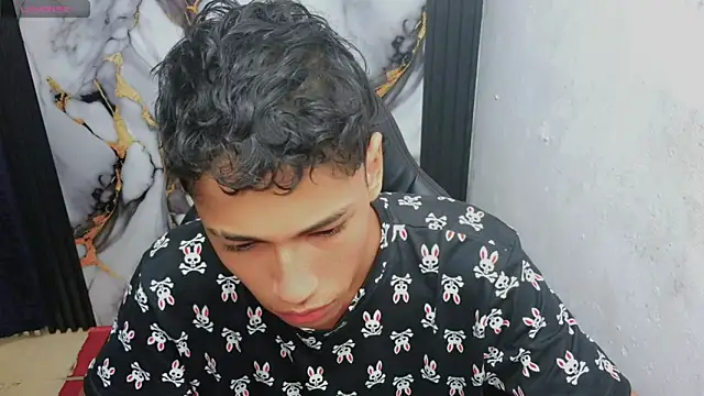 Snapshot of Im_david02 chatting on January 7, 2:30 pm Im david02 online show from January 7, 2:30 pm