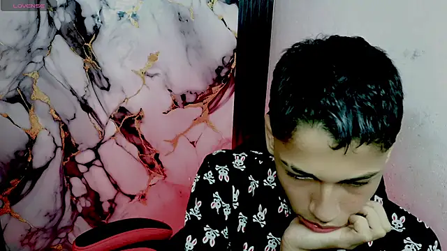 Snapshot of Im_david02 chatting on February 3, 12:43 pm Im david02 online show from February 3, 12:43 pm