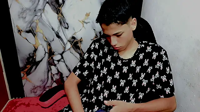 Snapshot of Im_david02 chatting on February 5, 1:16 pm Im david02 online show from February 5, 1:16 pm