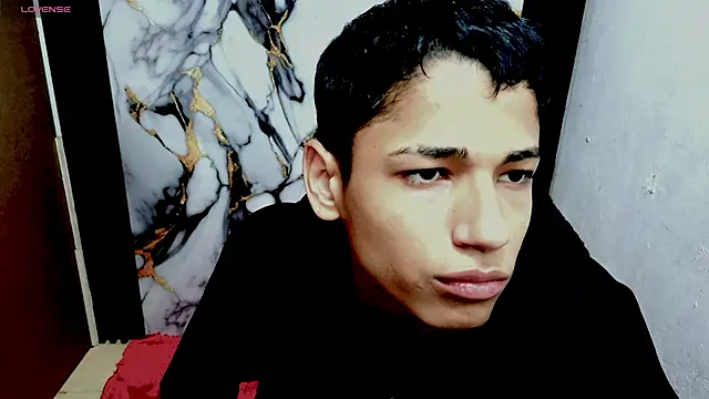 Snapshot of Im_david02 chatting on February 23, 2:20 am Im david02 online show from February 23, 2:20 am