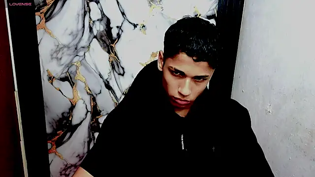 Snapshot of Im_david02 chatting on February 28, 3:51 am Im david02 online show from February 28, 3:51 am