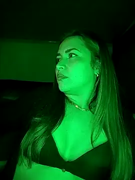 AlannadeLuna online show from December 15, 3:44 am