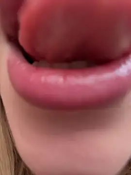 Snapshot of RollDolls chatting on November 1, 5:09 am RollDolls online show from November 1, 5:09 am