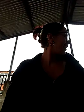 Snapshot of Jade_1-9 chatting on January 6, 4:32 pm Jade 1-9 online show from January 6, 4:32 pm