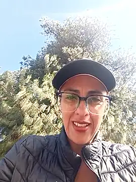 Snapshot of Jade_1-9 chatting on January 10, 2:19 pm Jade 1-9 online show from January 10, 2:19 pm