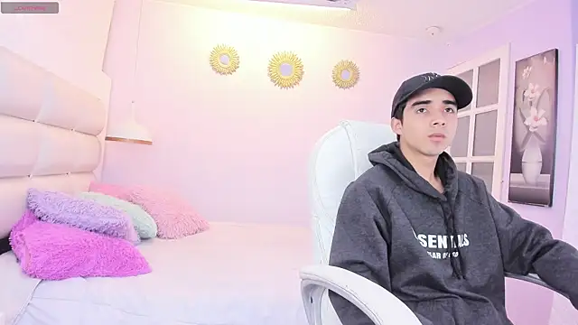 Hottie Guy online show from November 12, 12:16 pm