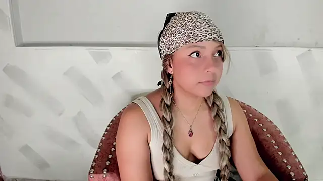 Molly Logan online show from February 12, 10:05 pm