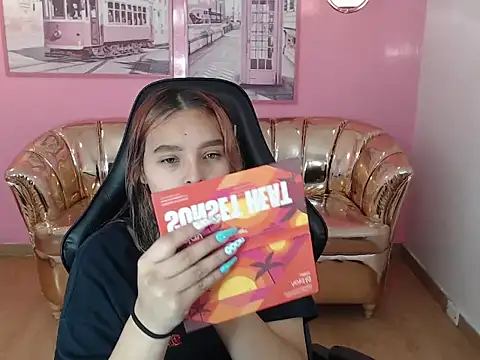 Snapshot of mia_foster_t chatting on October 12, 12:37 pm mia foster t online show from October 12, 12:37 pm