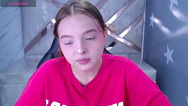 mia foster t online show from May 1, 1:16 pm