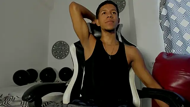 MaxVibe420 online show from October 19, 5:57 pm