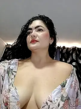 Snapshot of tutisex_ chatting on December 5, 8:27 pm tutisex online show from December 5, 8:27 pm