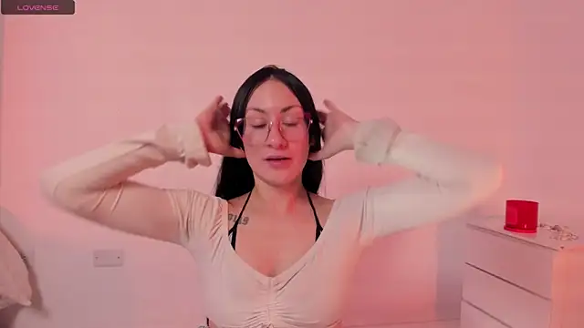 clover tter  online show from November 12, 4:07 pm