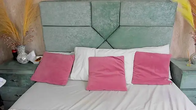 Snapshot of Clohe_Bell chatting on October 25, 8:03 pm Clohe Bell online show from October 25, 8:03 pm