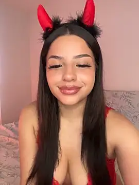 Snapshot of LolaBoobz chatting on October 29, 12:07 pm LolaBoobz online show from October 29, 12:07 pm