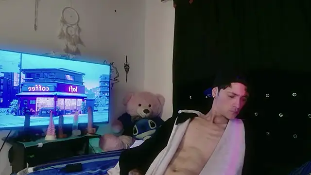 Tyler cat online show from December 15, 5:55 am