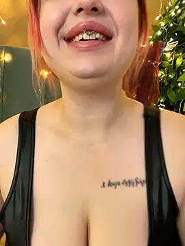 KellyMoors online show from November 1, 1:18 am