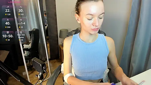 Snapshot of EvaToniz chatting on November 13, 1:04 am EvaToniz online show from November 13, 1:04 am