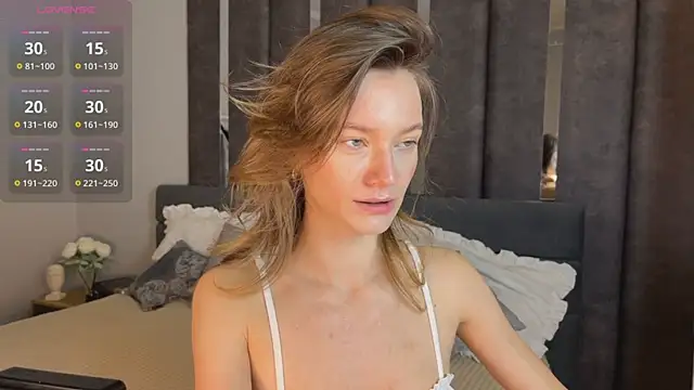 Snapshot of EvaToniz chatting on December 4, 1:15 am EvaToniz online show from December 4, 1:15 am