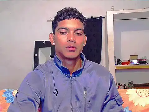 Snapshot of theMyke101 chatting on May 30, 4:09 am theMyke101 online show from May 30, 4:09 am