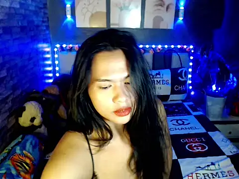 fallinLunaxX online show from May 2, 4:34 pm