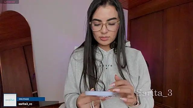 Snapshot of sarita_3 chatting on July 7, 4:37 am sarita 3 online show from July 7, 4:37 am