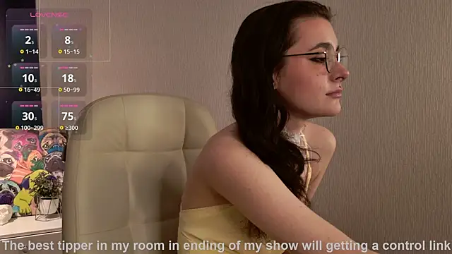 ElizabethMilller  online show from June 11, 9:24 pm