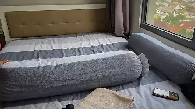 Snapshot of Lil_asianxyz chatting on December 22, 3:36 am Lil asianxyz online show from December 22, 3:36 am