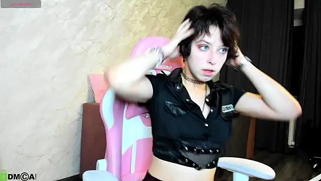 Snapshot of Sara_Frayer chatting on October 23, 12:54 am Sara Frayer online show from October 23, 12:54 am