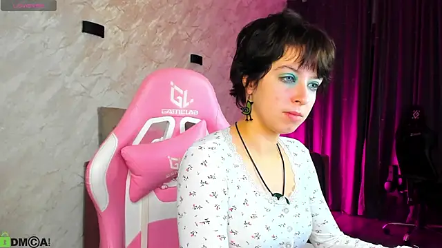 Snapshot of Sara_Frayer chatting on November 3, 1:08 am Sara Frayer online show from November 3, 1:08 am