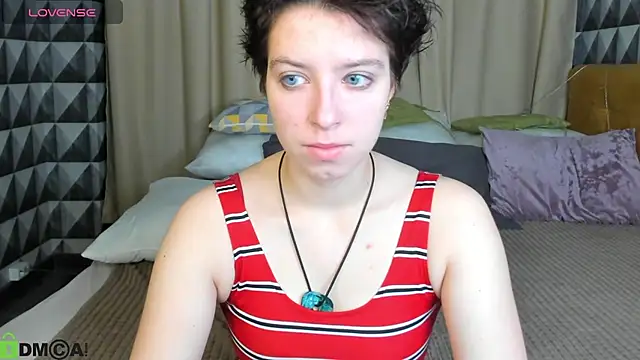 Snapshot of Sara_Frayer chatting on November 11, 1:16 am Sara Frayer online show from November 11, 1:16 am