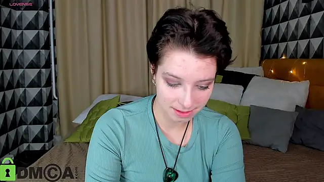 Snapshot of Sara_Frayer chatting on November 24, 1:16 am Sara Frayer online show from November 24, 1:16 am