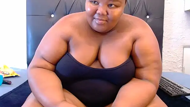 LadyBear2002 online show from March 11, 12:11 pm