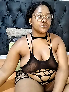 SweetJuicyPussy97 online show from March 26, 1:44 am