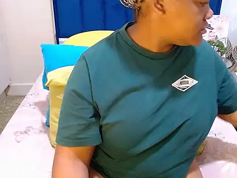 SweetJuicyPussy97 online show from June 5, 8:58 pm