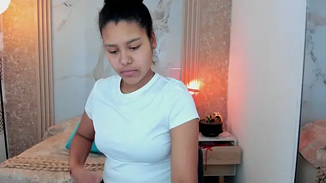 Snapshot of AriaVega chatting on May 15, 12:12 pm AriaVega online show from May 15, 12:12 pm