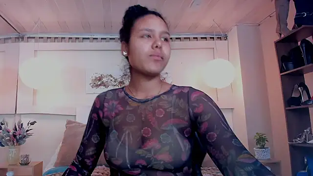 Snapshot of AriaVega chatting on May 23, 12:09 pm AriaVega online show from May 23, 12:09 pm