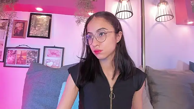 Alana Martinez  online show from October 29, 1:13 pm