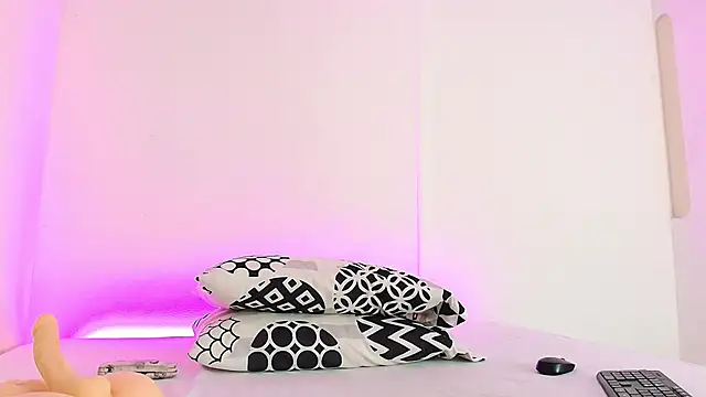 Snapshot of Carolina_Blaire chatting on June 12, 12:48 pm Carolina Blaire online show from June 12, 12:48 pm
