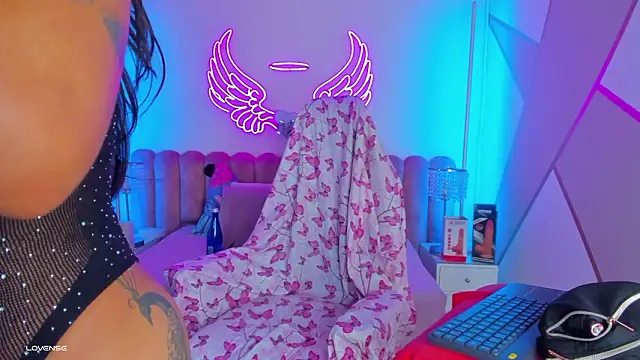 madisson 121 online show from February 11, 1:16 pm