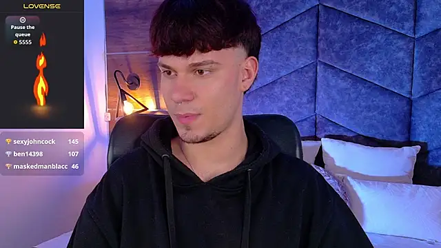 LiamThunder05  online show from October 29, 3:20 am