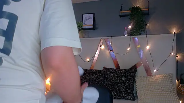 LiamThunder05  online show from December 5, 7:43 pm