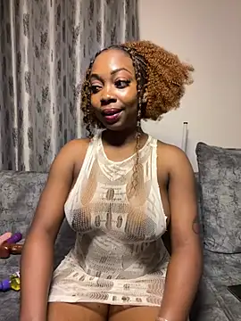 Snapshot of cocoluvx chatting on February 6, 3:00 am cocoluvx online show from February 6, 3:00 am