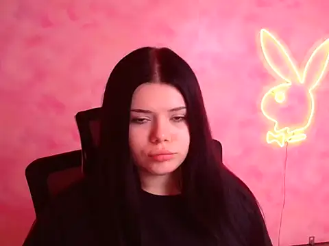 Mona Esty online show from November 28, 10:40 am