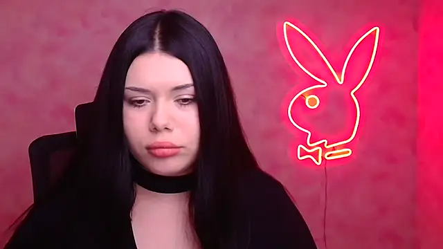 Mona Esty online show from December 1, 8:25 pm