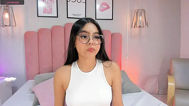 Snapshot of mara_swan_ chatting on October 18, 7:25 pm mara swan online show from October 18, 7:25 pm