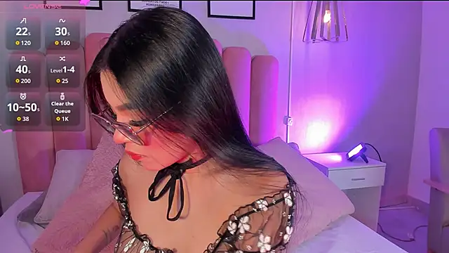 Snapshot of mara_swan_ chatting on November 10, 7:24 pm mara swan online show from November 10, 7:24 pm