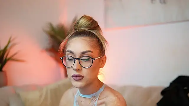 AileenKiss online show from October 28, 7:38 pm