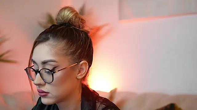 AileenKiss online show from November 19, 7:25 pm