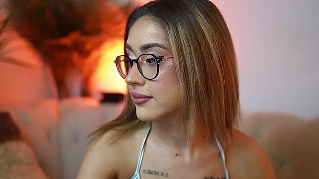 AileenKiss online show from June 9, 8:20 pm